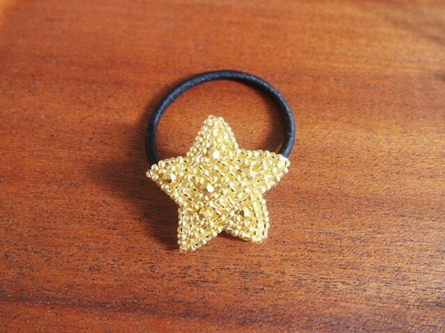 STAR-goldビーズ刺繍ヘアゴムの画像1枚目