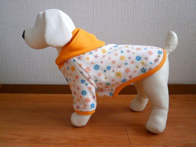犬服 小型犬用パーカ5号(花柄)の画像1枚目