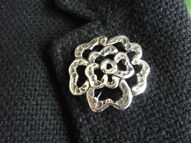 花のブローチ 兼 ペンダントの画像1枚目