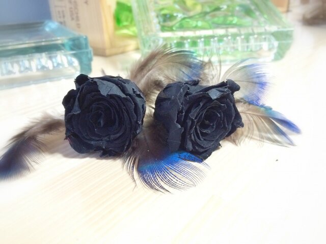 黒バラ×ファー髪飾り☆プリザーブドフラワー☆ | iichi 日々の暮らしを