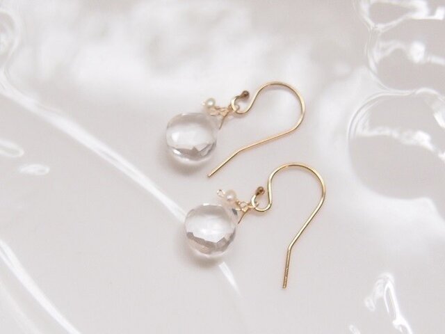 【再】クリスタルのしずくピアス(14kgf)の画像1枚目