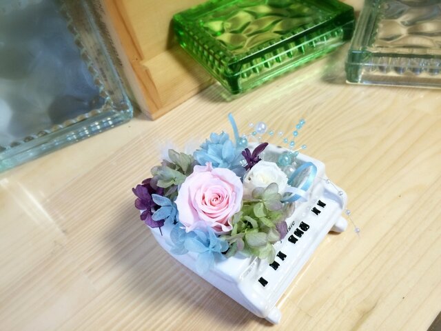 ピアノのアレンジ【プリザーブドフラワー】発表会にの画像1枚目