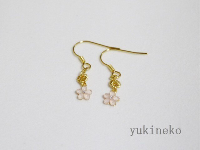 春小花ピアス(S)の画像1枚目