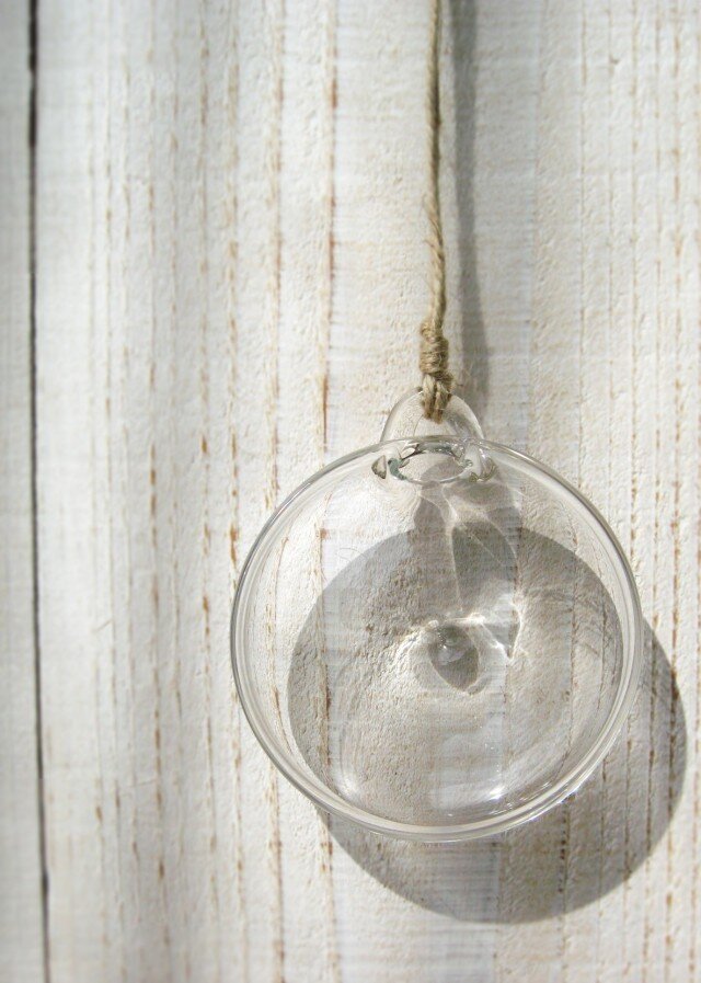 壁かけの花器(メダル型)の画像1枚目