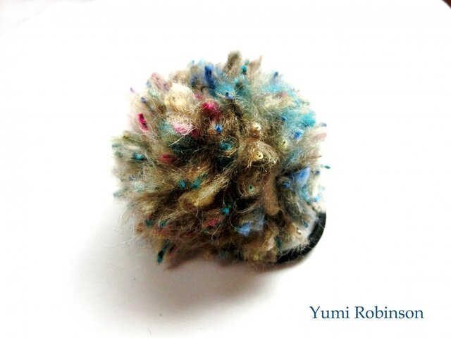 カラーネップがCute♪なポンポン・ヘアゴムの画像1枚目