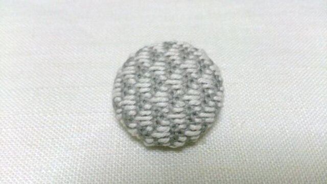 こぎん刺し ブローチ(直径 3.0cm)の画像1枚目
