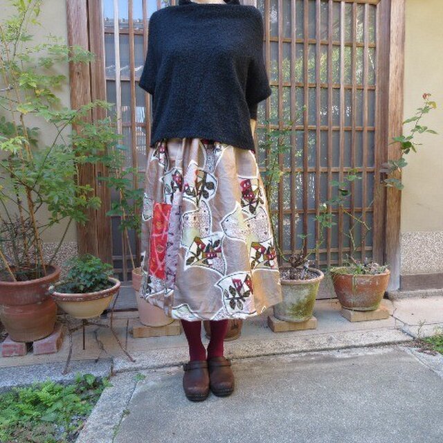 銘仙deリメイクスカート☆メルヘンおうちに花柄パッチ♪の画像1枚目