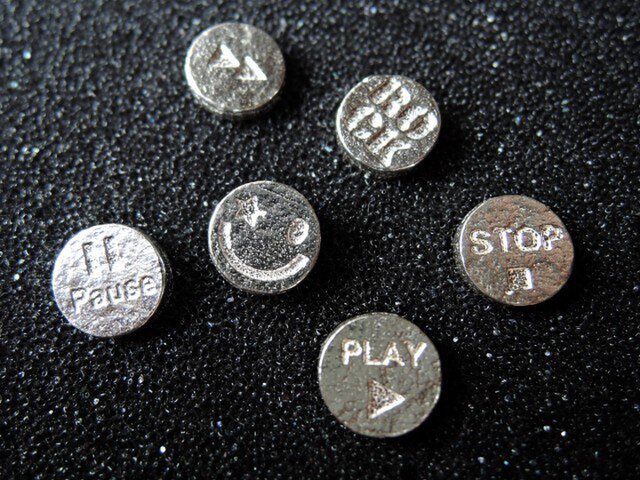 "PLAY"のピアス達の画像1枚目