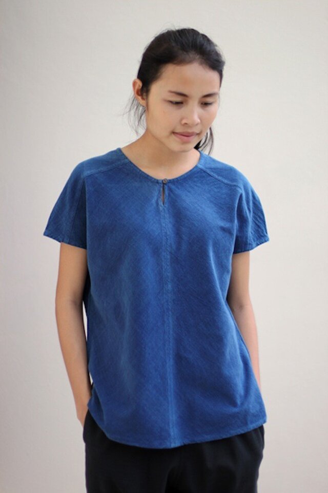 インディゴ・バイアスシャツ