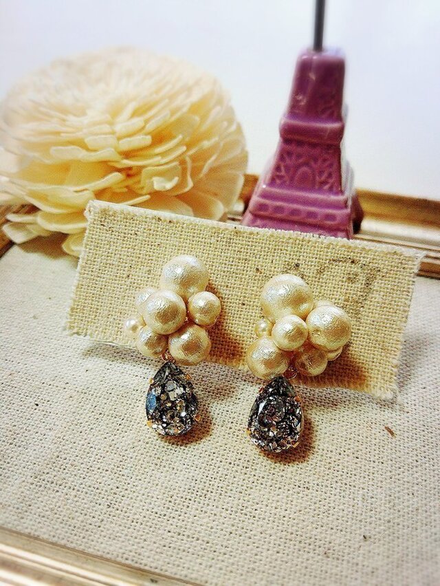 コットンパールとスワロのフワフワイヤリング