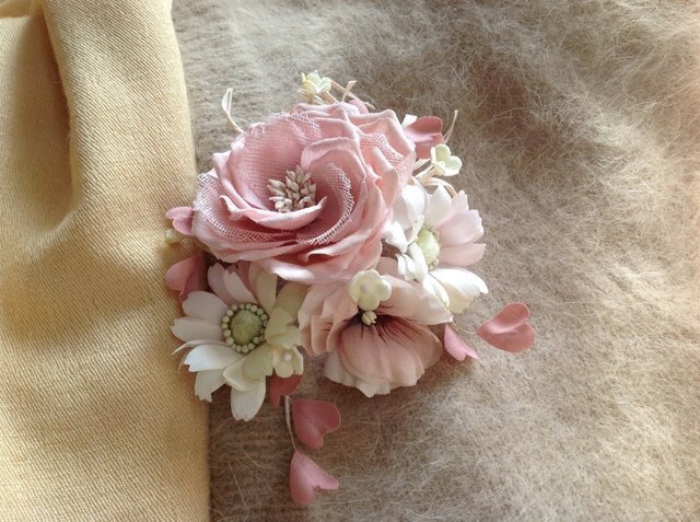 再出品ピンクのハートと薔薇の画像1枚目