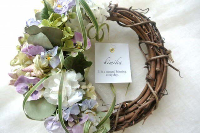 Pale purpleのビオラのwreathの画像1枚目
