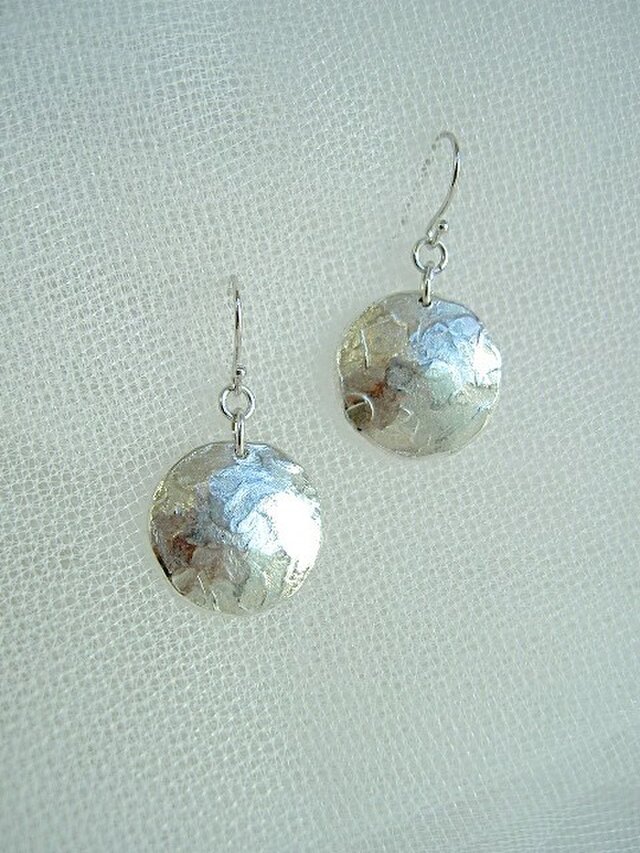 錫のピアス/イヤリング・まる1.8cmの画像1枚目