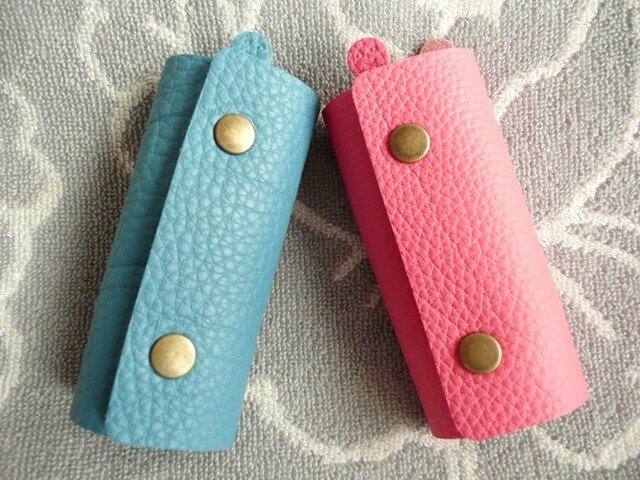 【ペアセット】ちょっと突き出た革キーケース(トリヨン)new!の画像1枚目