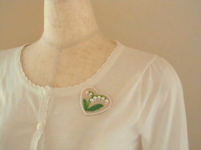 キラキラです♡ブローチ5点 スズランのビーズ刺繍キラキラブローチ | iichi 日々の暮らしを
