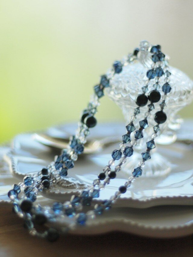 Swarovski * 黒蝶真珠色のネックレス * ネイビーの画像1枚目