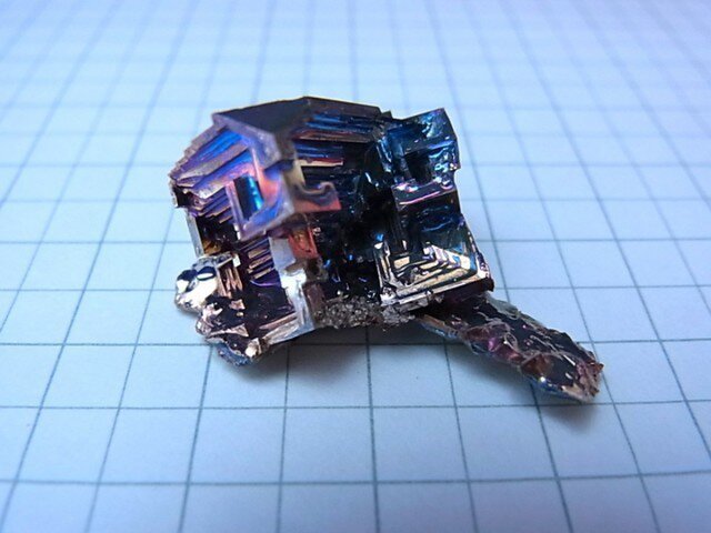 た*K様 神秘的な美しさを持つビスマス結晶 ケース付き【682g】 Amazon.co.jp: 天然ビスマス結晶ビスマス鉱物金属結晶虹の明るい