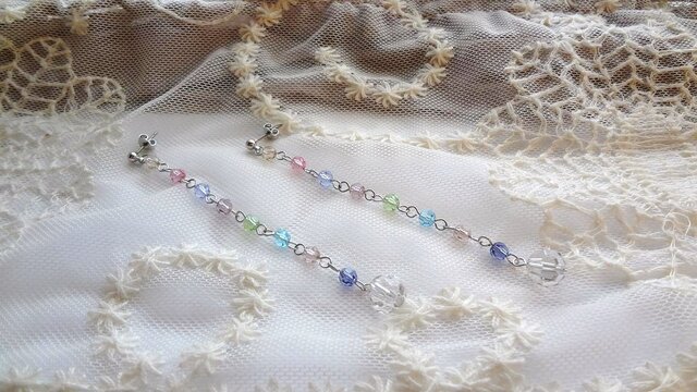 虹色ロングピアス(シルバー)の画像1枚目
