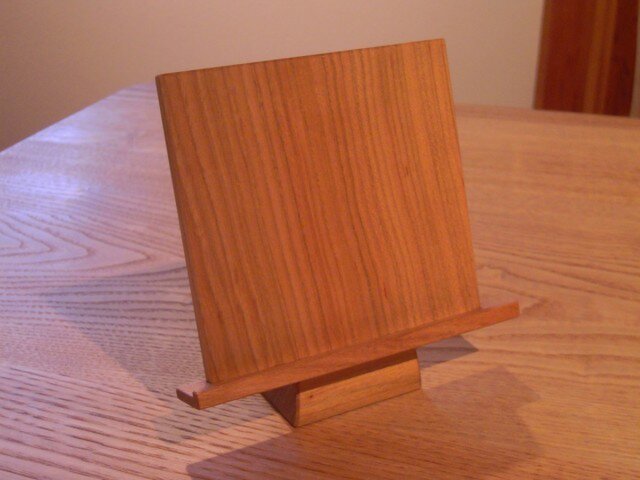 CDスタンド | iichi 日々の暮らしを心地よくするハンドメイドや