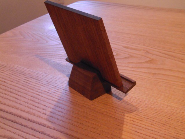 CDスタンド | iichi 日々の暮らしを心地よくするハンドメイドや