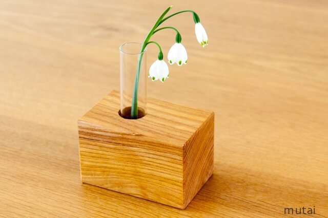 ケヤキの一輪挿しの画像1枚目