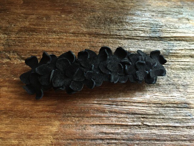 革花のバレッタ ブラック 金具8cm 123の画像1枚目