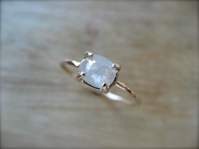 White Diamond Prong Ring Ovalの画像1枚目