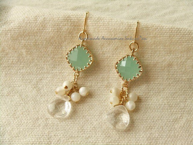 SALE 枠つきストーンのピアス(P0658)の画像1枚目