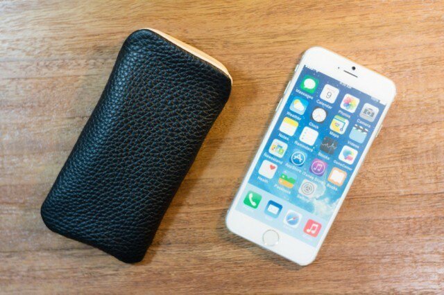 iPhone6レザーケース トリヨンクレマンス・ブラックの画像1枚目