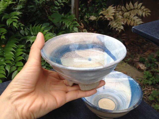 ベージュの割高台茶碗(刷毛目)の画像1枚目