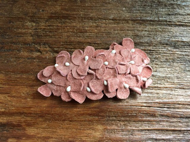 革花のスリーピン(花芯付き) Sサイズ サーモンピンクの画像1枚目