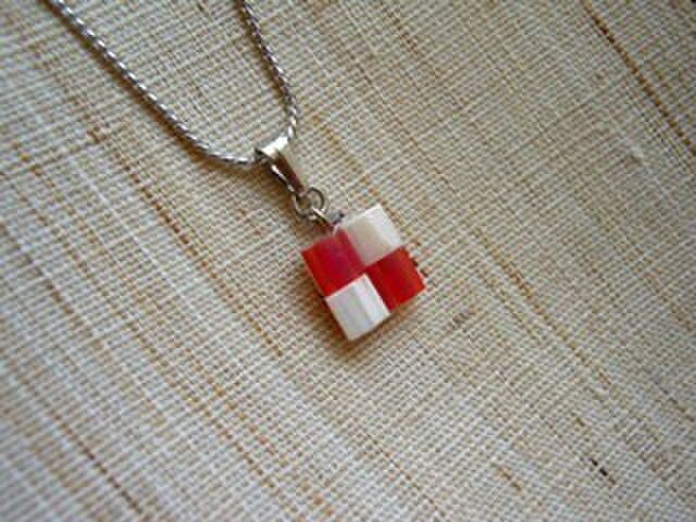 市松ペンダント red+whiteの画像1枚目