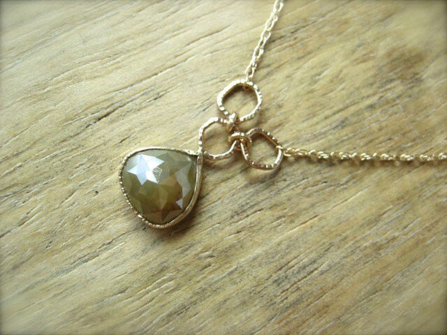 Chestnut Diamond Pendantの画像1枚目