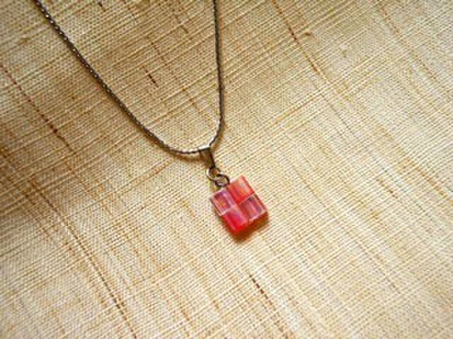 市松ペンダント red hologram + clear hologramの画像1枚目
