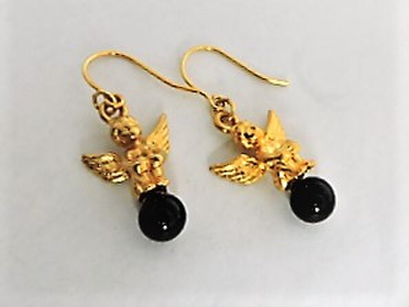 再々販!【アクセサリーピアス】ゴールド・エンジェル・黒の画像1枚目