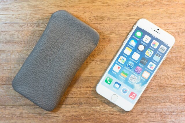 iPhone6レザーケース トリヨンクレマンス・エタンの画像1枚目