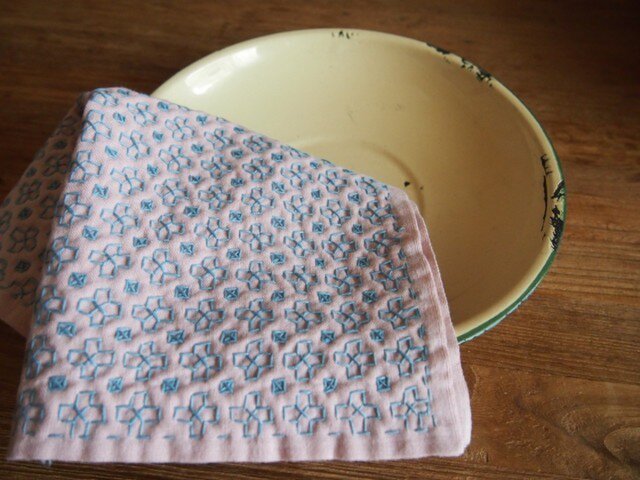 刺し子の花ふきん 変わり花十字の画像1枚目