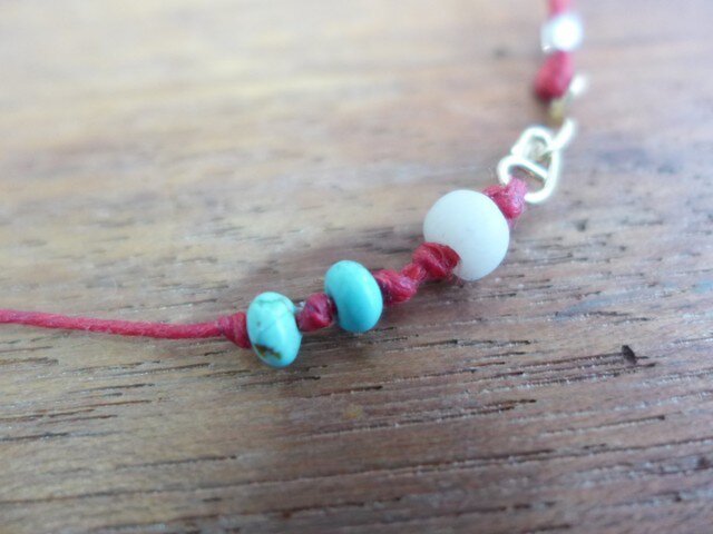 ビーズ＊麻ひもワックスコード1 アンクレット | iichi 日々の暮らしを