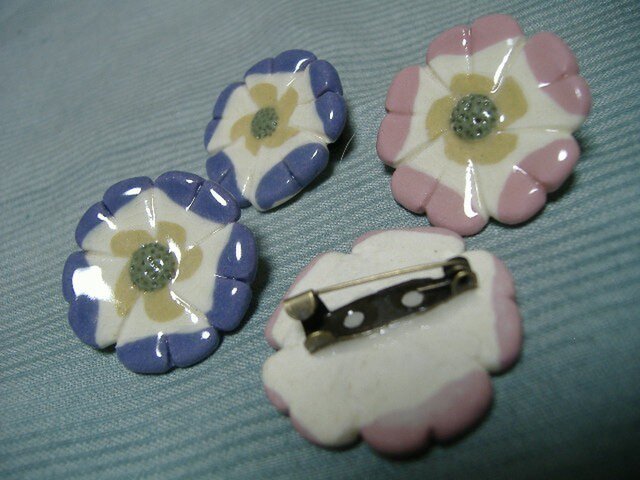 陶花ブローチの画像1枚目