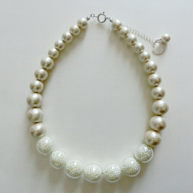 glass pearl necklaceの画像1枚目