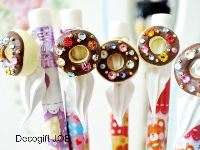 スイーツデコ かわいいデコ鉛筆 スワロ使用 チョコドーナツの画像1枚目
