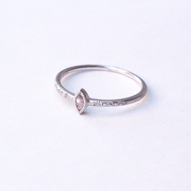 ピンクダイヤのK14リング(ホワイトゴールド)