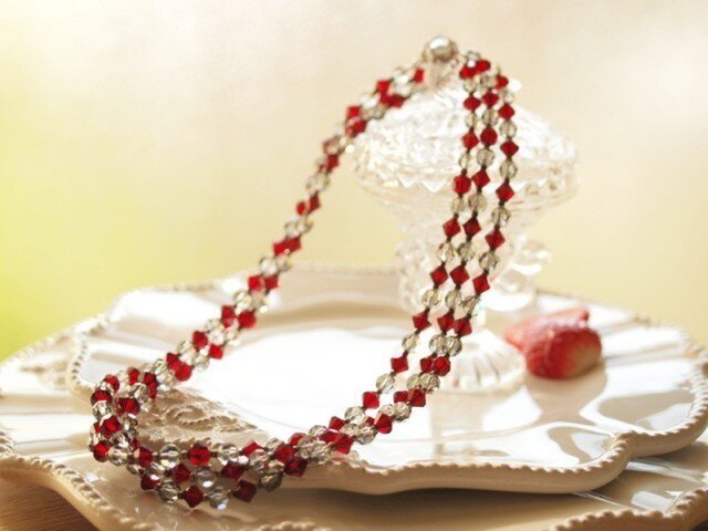Swarovski * ラズベリー色のネックレス Red,2の画像1枚目