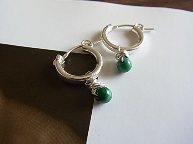 malachite G hoop piercedの画像1枚目