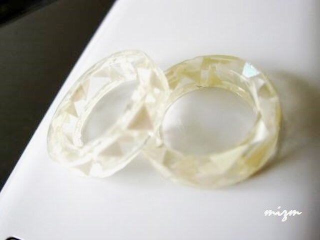 シェルリングピアス【受注制作】の画像1枚目