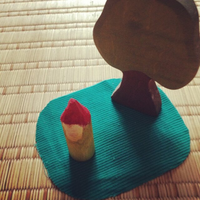 木のこびと 赤×黄緑(小)の画像1枚目