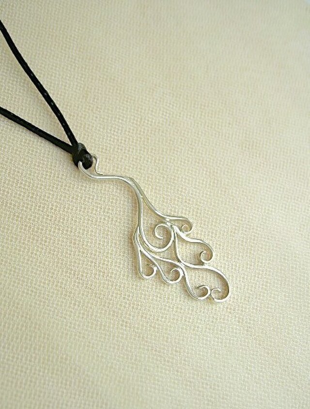 鳥のような…ネックレス（小）