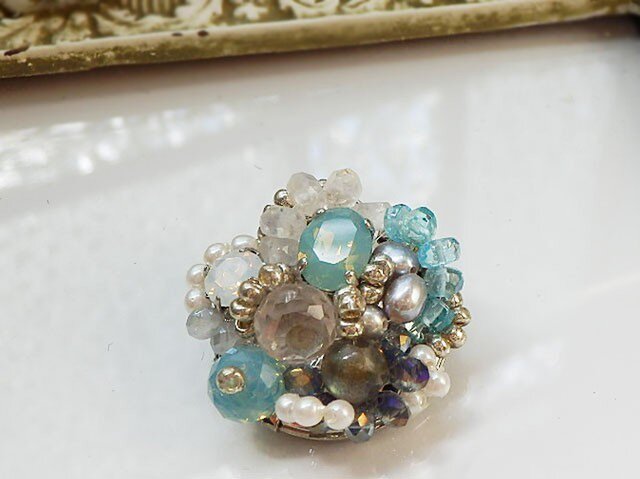 アクアブルーBROOCHの画像1枚目