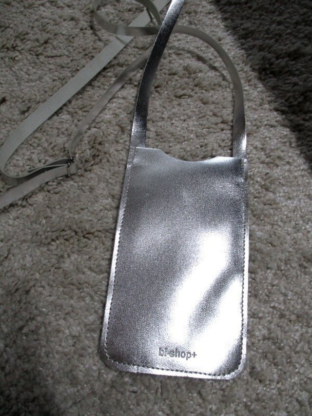 iPhone6対応スマホショルダー・シルバー