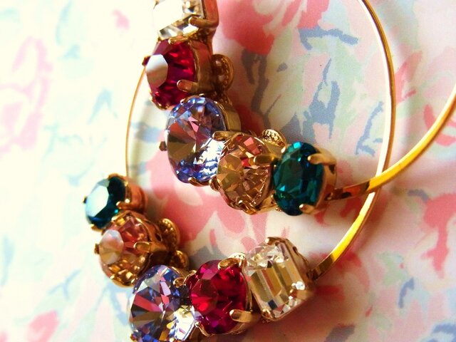ジュエルフープピアスの画像1枚目